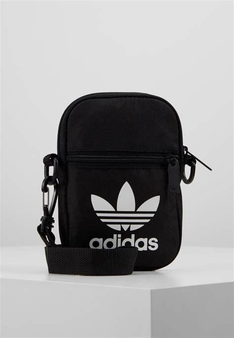 adidas Taschen: Umhängetaschen für Herren online kaufen